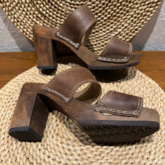 DOLCIS Leather Upper With Wooden Base and heel USA 8 / Style 707 - Picture 4 of 6